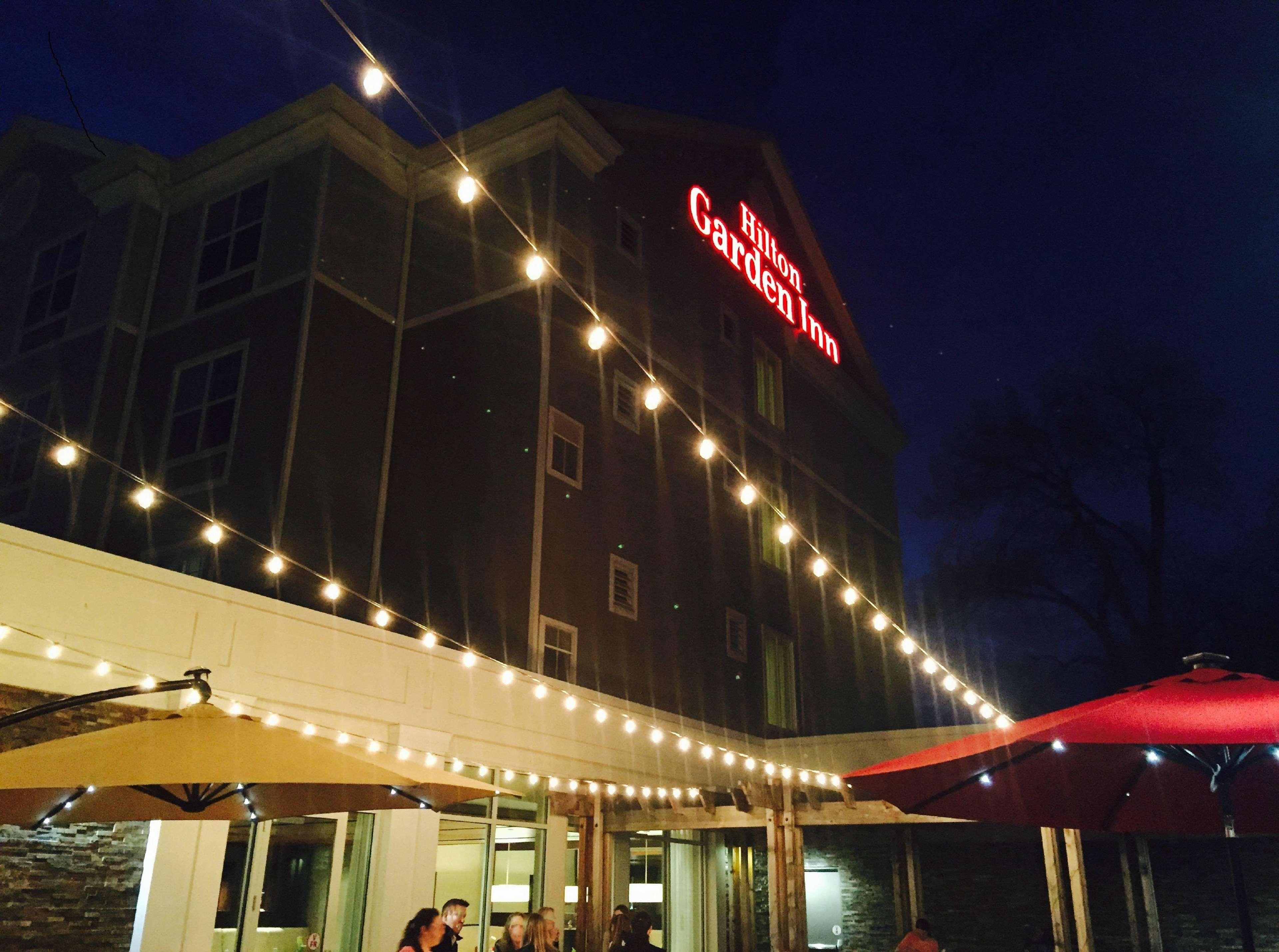 Hilton Garden Inn Auburn Ngoại thất bức ảnh