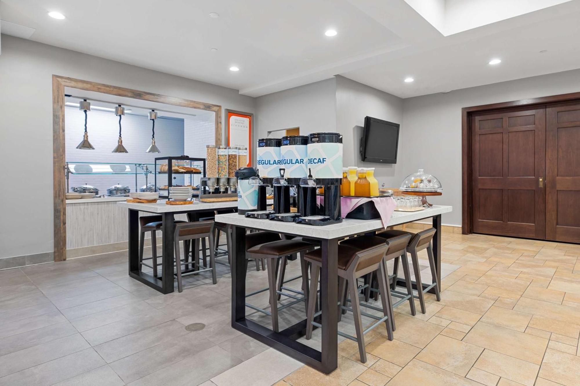 Hilton Garden Inn Auburn Ngoại thất bức ảnh