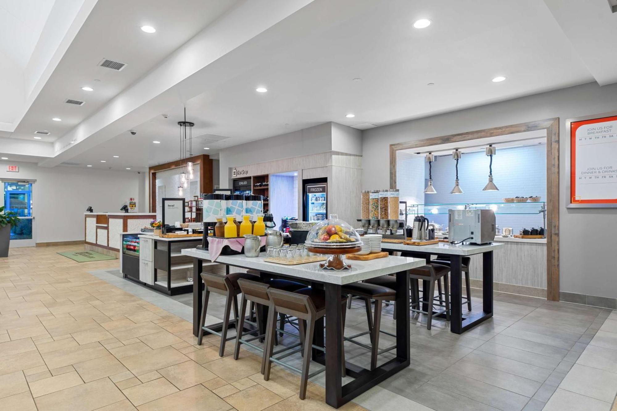 Hilton Garden Inn Auburn Ngoại thất bức ảnh