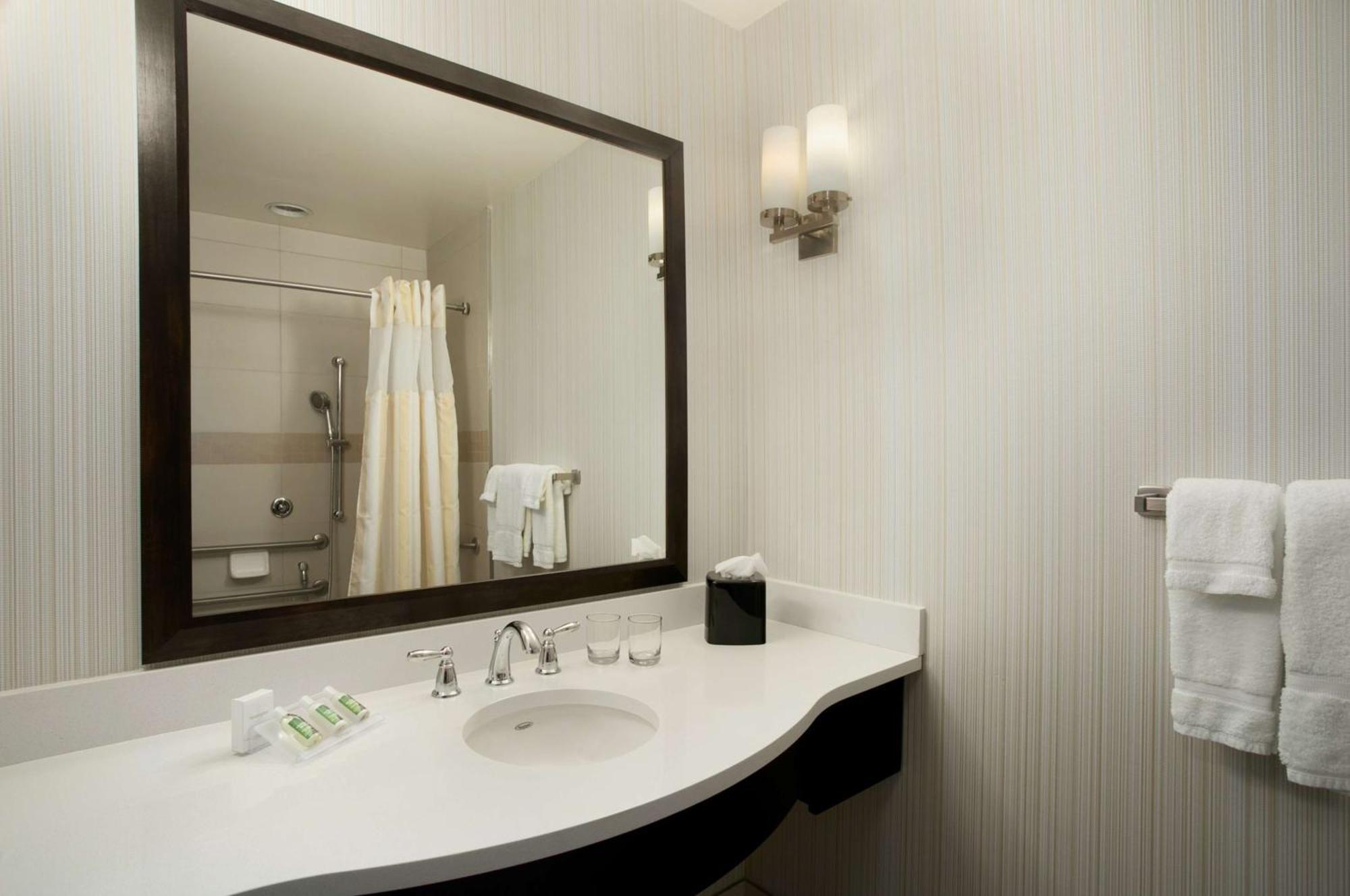 Hilton Garden Inn Auburn Ngoại thất bức ảnh