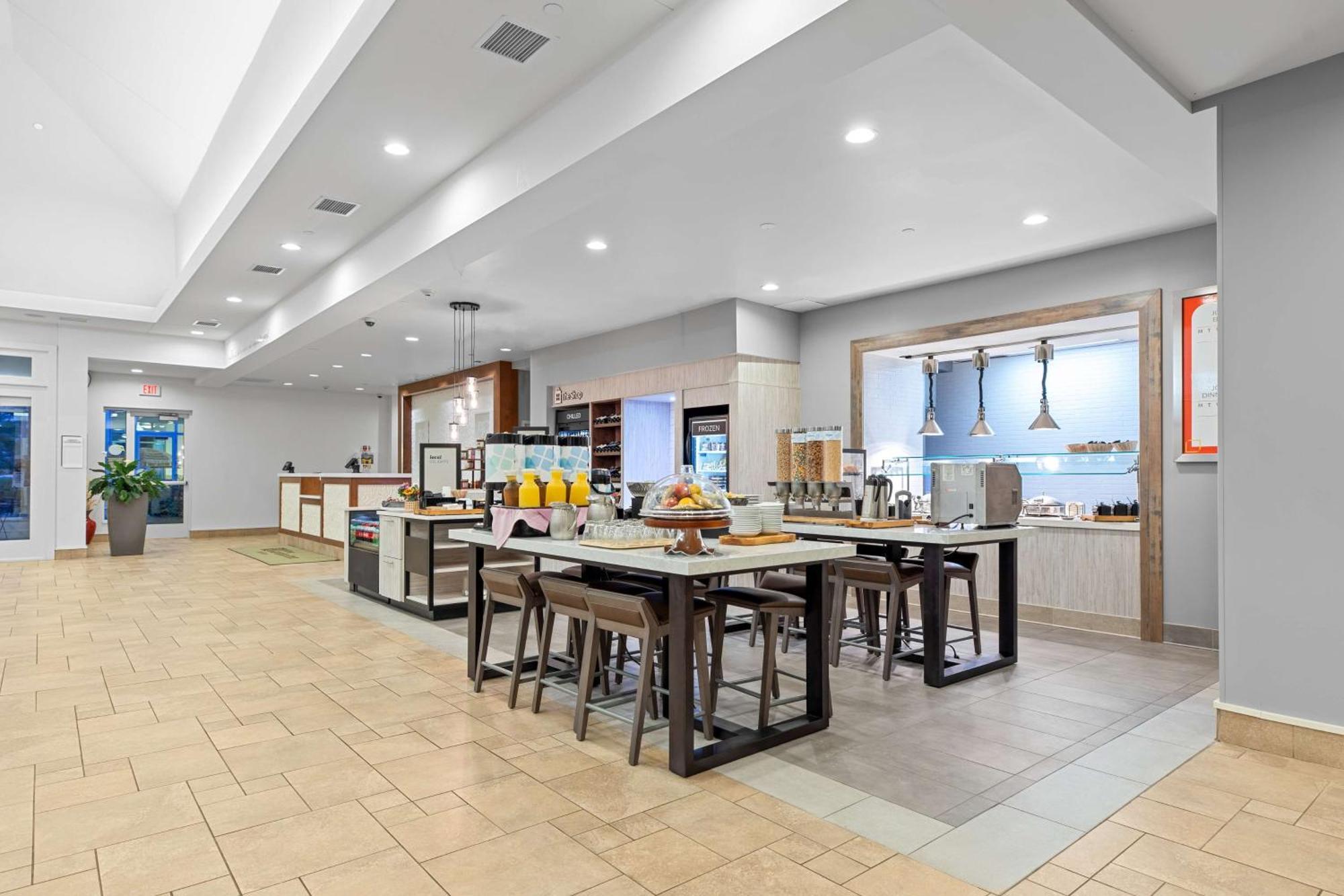 Hilton Garden Inn Auburn Ngoại thất bức ảnh