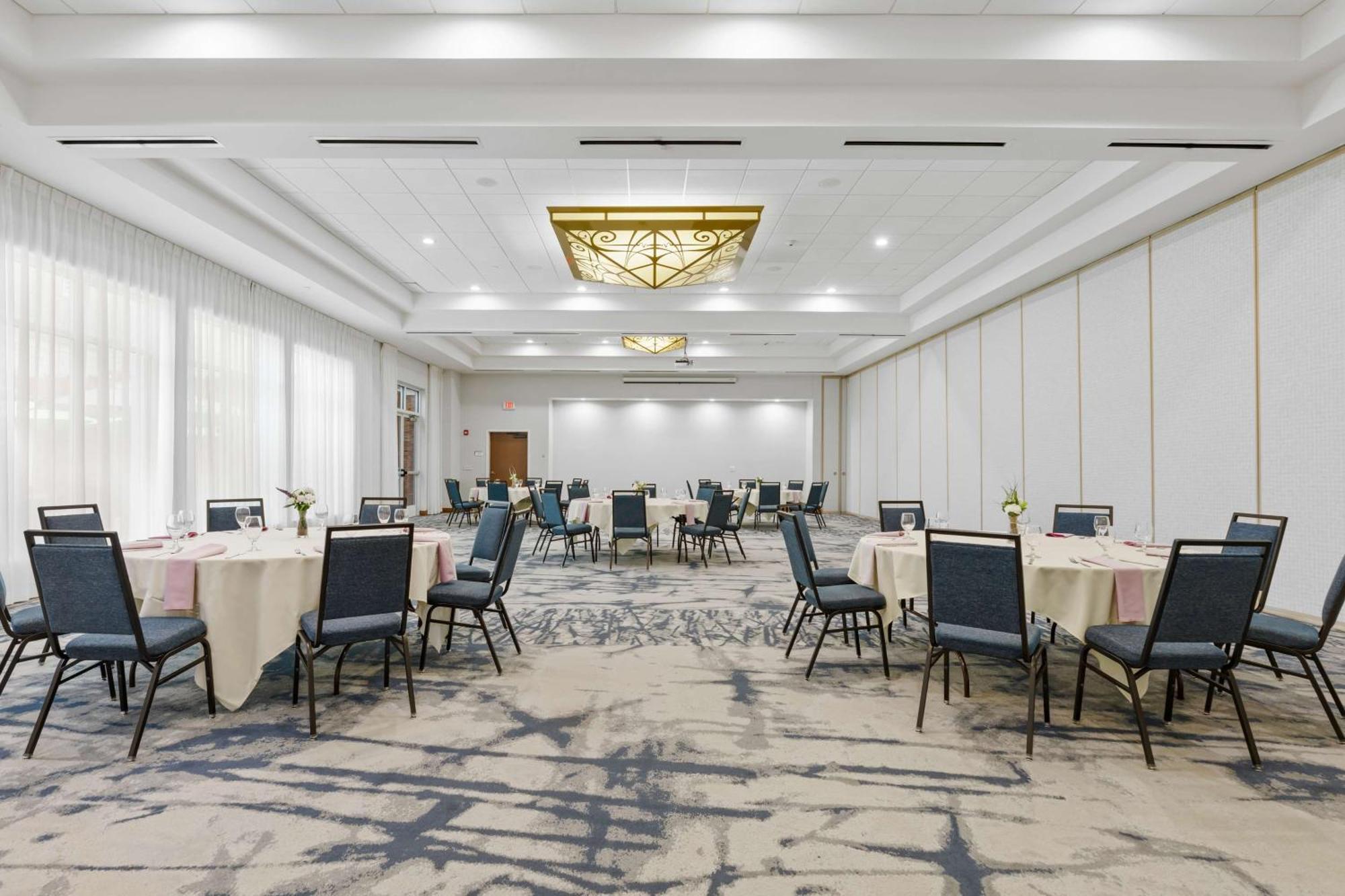 Hilton Garden Inn Auburn Ngoại thất bức ảnh